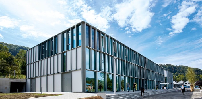 The new lecture hall building at Reinhold-Würth-Hochschule of ­Heilbronn University of Applied Sciences in Künzelsau was inaugurated in 2019.